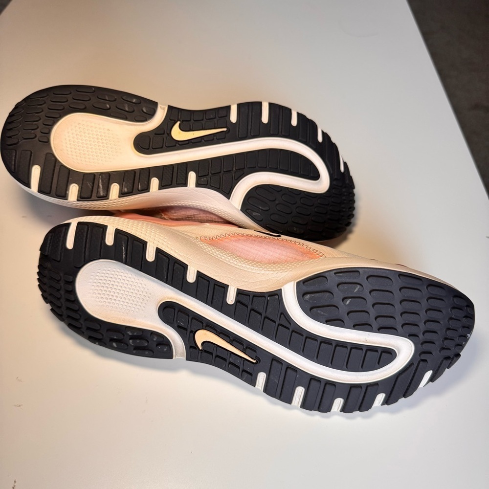 NIKE RUNNING SHOE REACT ESCAPE RUN - SAIL/DARK SMOKE GREY/PINK WOMEN - Picture 12 of 13